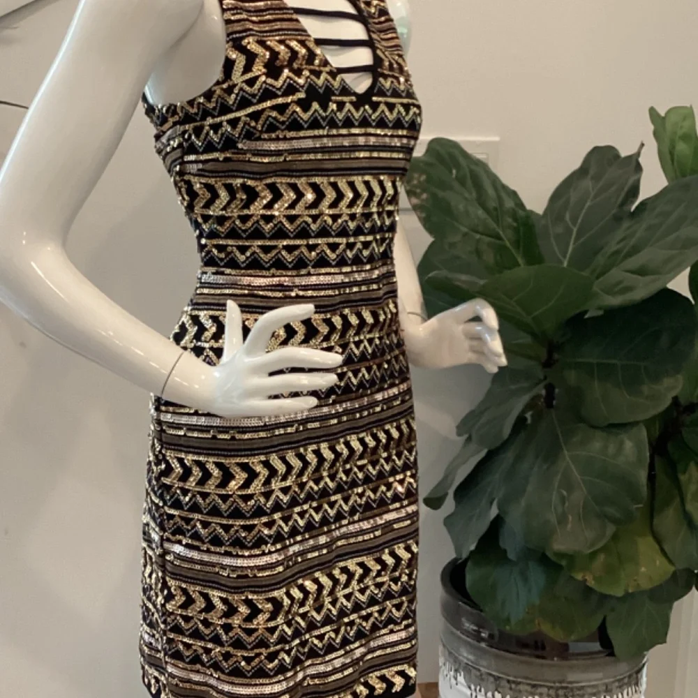 NWT GIANNI BINI GB BLACK AND GOLD SEQUENCE EMBELLISHED COCKTAIL DRESS SZ M - Picture 5 of 16